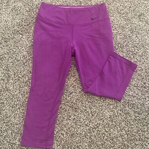 Nike women’s purple crop leggings, size small